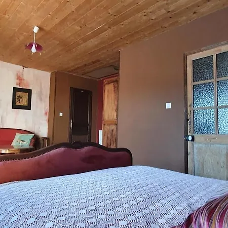 La D'hote Du Petit Mazilloux
